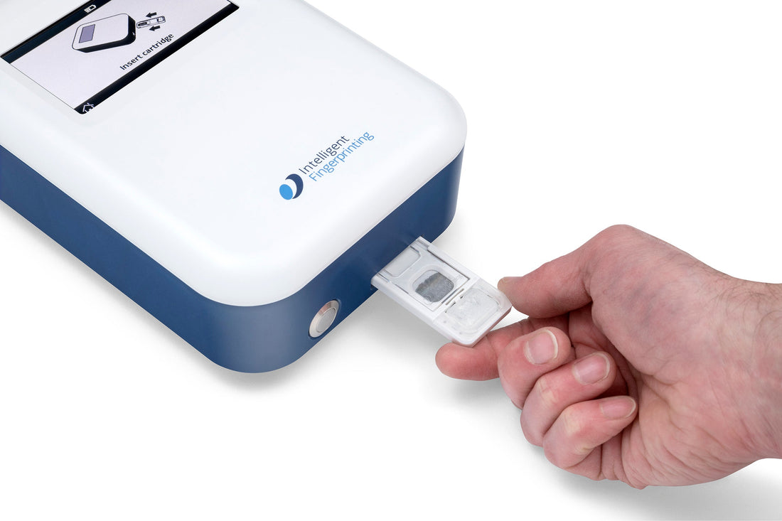 Hvordan bruke en fingeravtrykk rusmiddeltest-kassett: En enkel 4-trinns gjennomgang